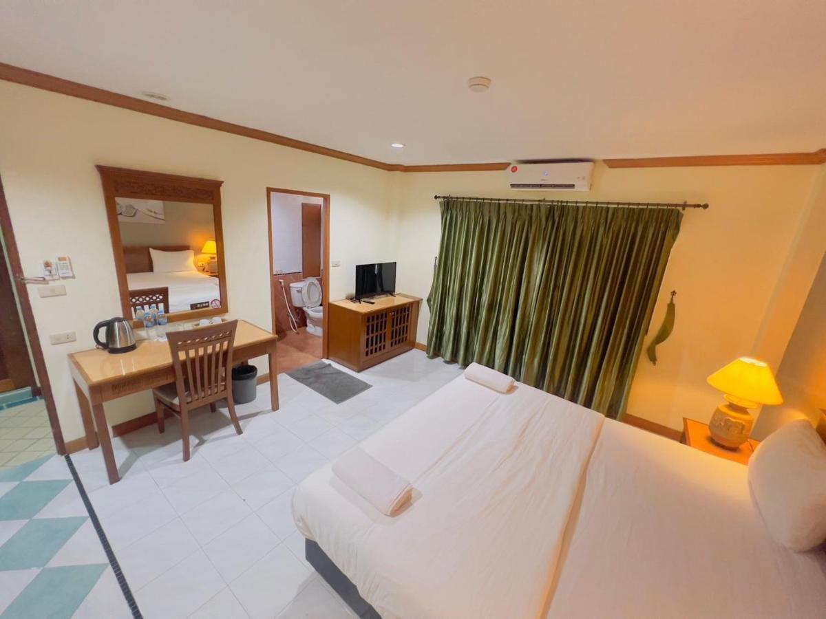 Hotel Royal Vista Patong Exterior foto