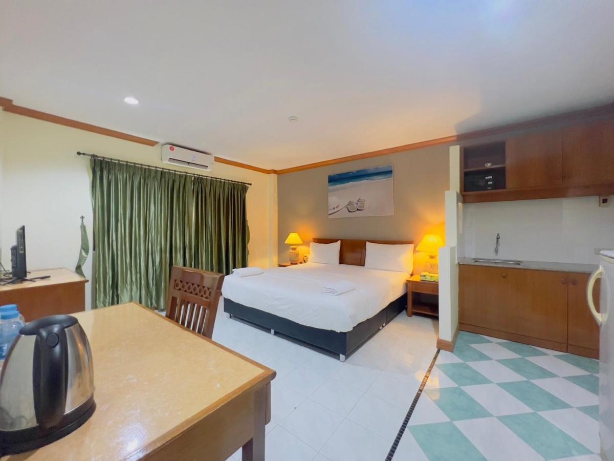 Hotel Royal Vista Patong Exterior foto