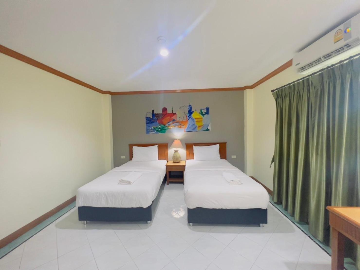 Hotel Royal Vista Patong Exterior foto